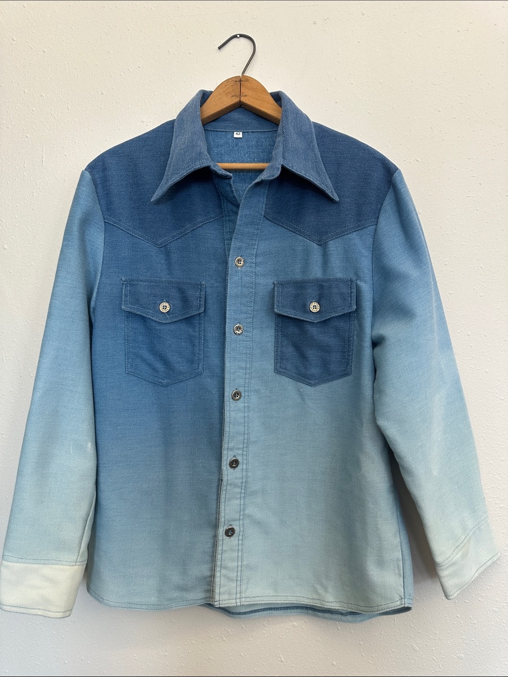 HAGGAR vtg Men's Blue Ombre Button-down collared shirt distressed